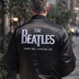 Hard Rock Café × The Beatles Abbey Road Satin Bomber Jacket Mens Medium RARE